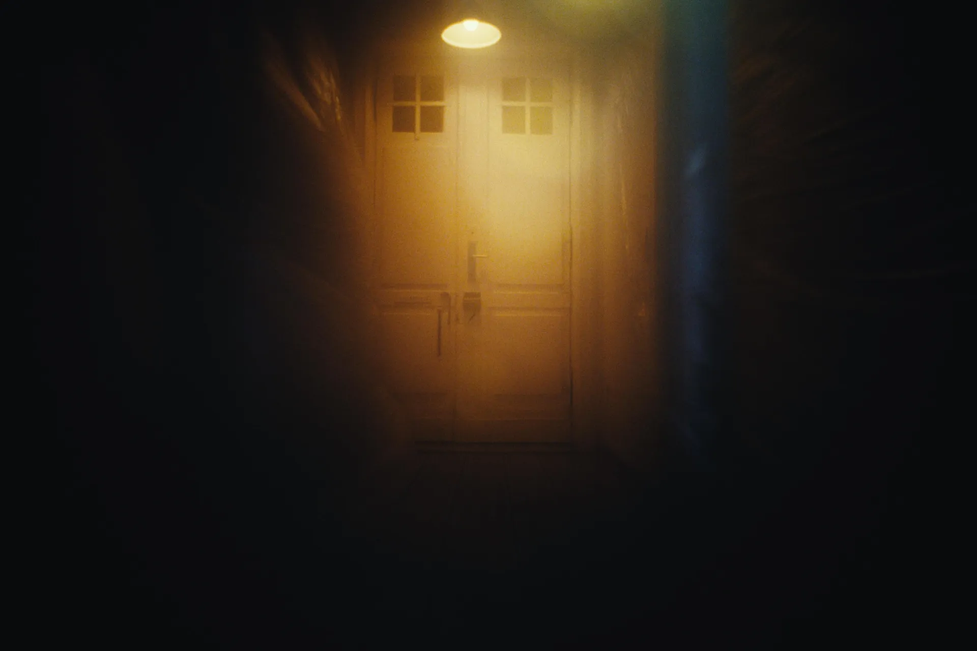 日本三级2018理论 - 封面故事：镜头下的真实世界